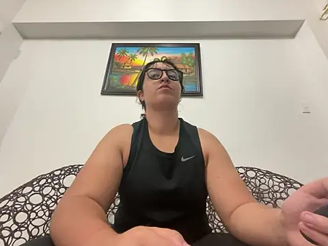 yassiestar online show from April 22, 5:32 pm