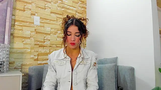 evelyn  rose1 online show from August 6, 2:07 am