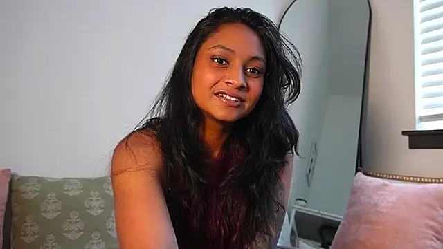 itsjustzara online show from February 27, 10:42 pm