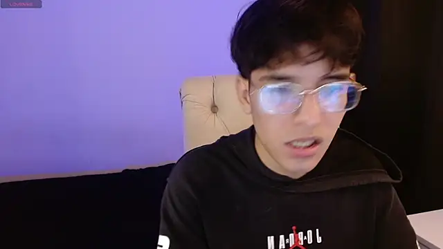 noah millerx online show from July 23, 9:23 pm