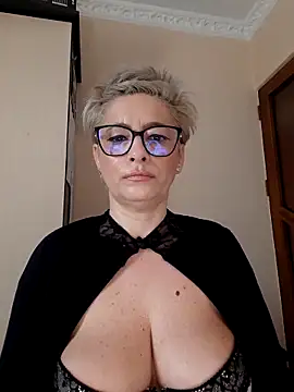 LunaBlaise online show from March 8, 7:56 am