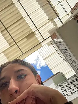 LilyRossi  online show from May 14, 4:35 pm