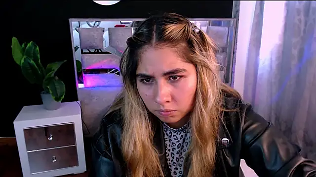 Sofiazaf  online show from April 13, 7:58 pm