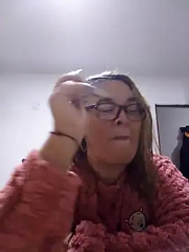 momismilf544 online show from May 1, 2:04 am