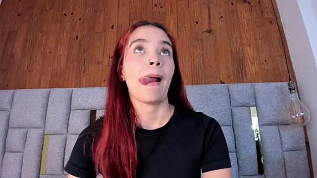 camilaa smith  online show from April 2, 7:55 pm