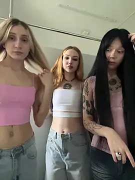 Pink Kiss online show from June 13, 3:26 am