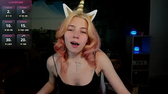 RosaFowler online show from April 21, 9:49 am