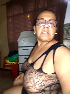 Roxy 77 online show from April 4, 11:31 am