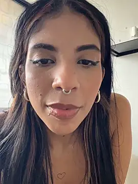 VioletaHills  online show from March 13, 1:34 pm