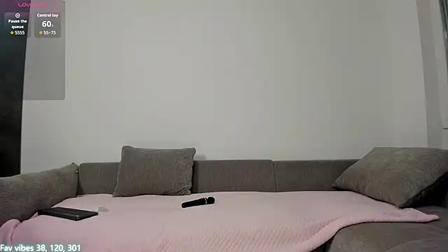 nikki-moon online show from March 11, 1:43 am