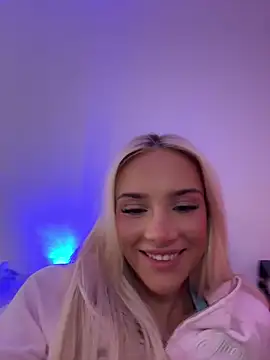 Naughtyblondex online show from April 7, 11:51 pm