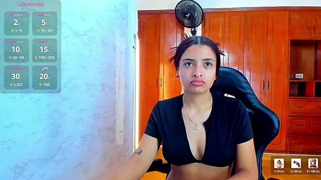 lizzie skinny online show from April 20, 7:17 pm