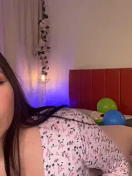 Caandace online show from April 11, 7:17 pm