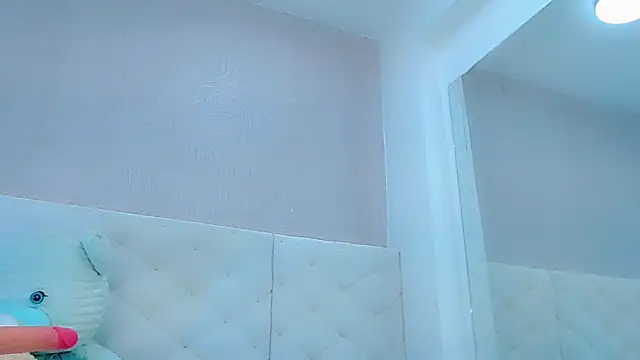 catriona queen16 online show from April 10, 6:52 am