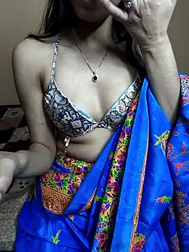 Glow Queen online show from March 3, 6:14 pm