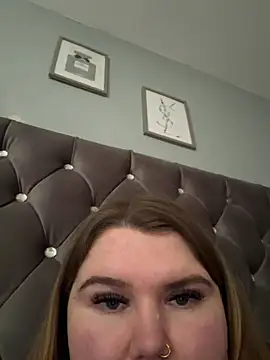 BeeMay22 online show from March 4, 11:39 am