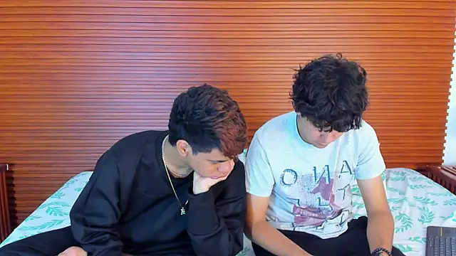 peakk twiinns online show from March 28, 12:15 pm