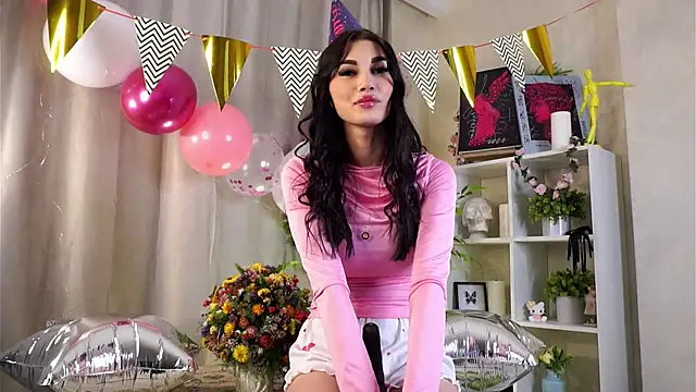 DevoraWitt online show from April 13, 5:03 pm