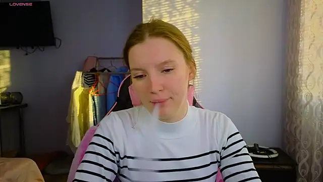 Mary Blu online show from April 2, 4:10 am