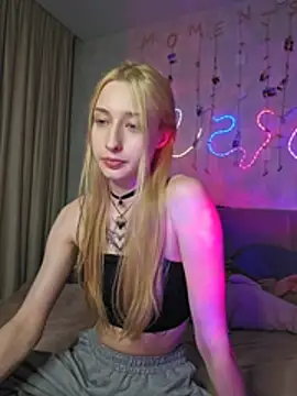 Emma Willson online show from June 7, 7:53 pm