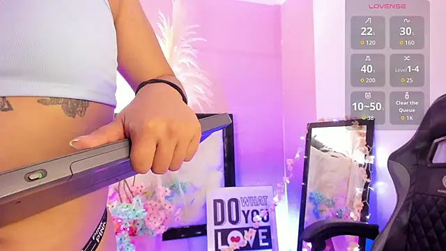 Emily Roussee online show from March 17, 11:58 am