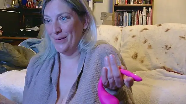 MistyMountains96 online show from April 2, 3:15 am