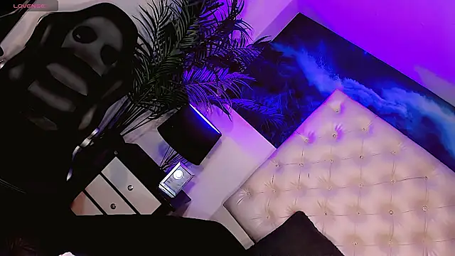 Valentiina Foxx online show from July 4, 11:17 am