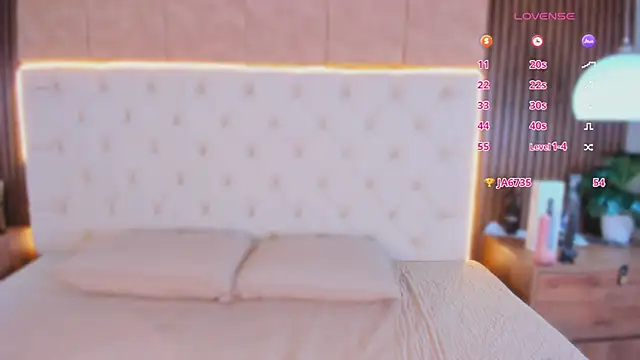 apriilfox online show from April 8, 4:47 am