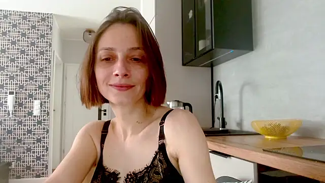 misssweet online show from April 5, 10:58 am