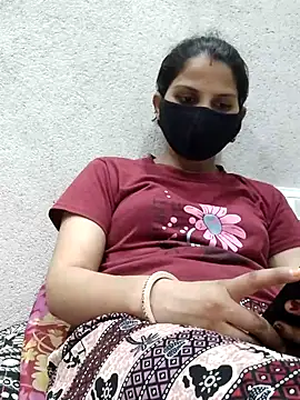 lovelypooja93 online show from August 5, 4:02 pm
