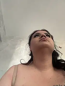 julietalovee online show from April 19, 8:03 am