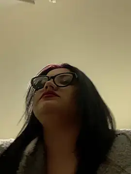 julietalovee online show from April 18, 7:29 pm