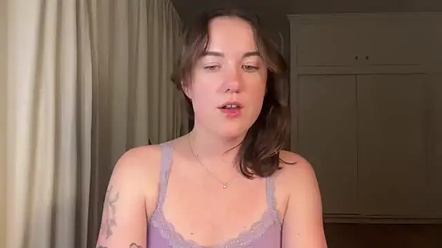 summerxo online show from March 25, 4:17 am