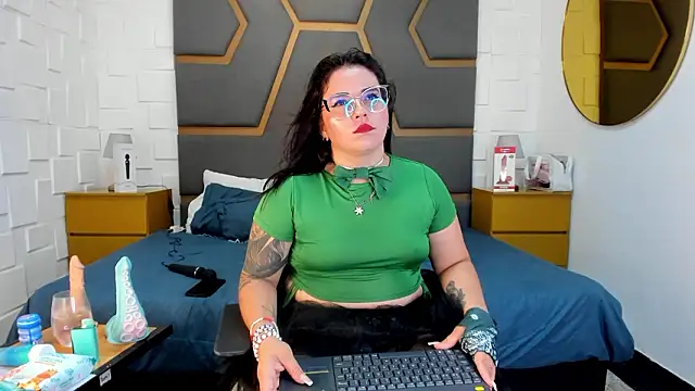 juana valkiria online show from March 12, 3:20 am