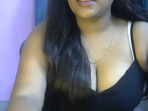 QUEEN-OF-QUEEN online show from July 6, 6:54 pm