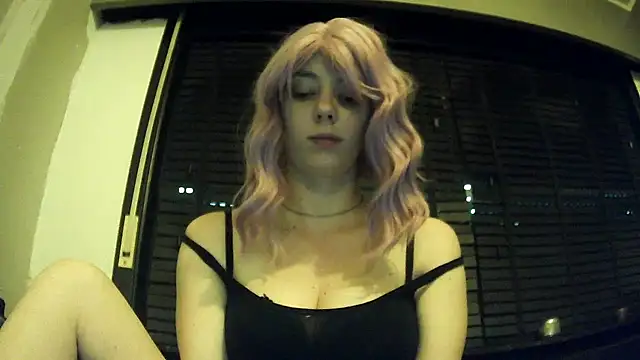 haileyderckx online show from March 25, 5:05 pm