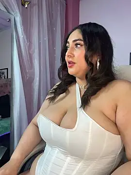 Selenee23 online show from April 24, 11:35 am