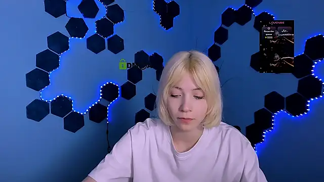  sabrina moore online show from April 29, 9:01 am