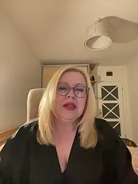 JanieLight53 online show from June 12, 8:50 pm