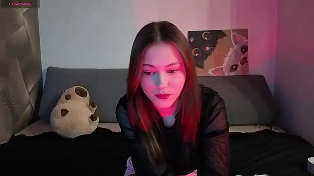 moanistant online show from March 8, 6:12 pm