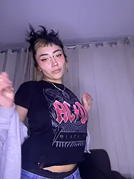 baby akuma online show from April 24, 4:26 am
