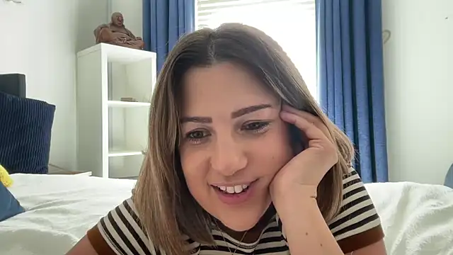 annabellewarick online show from April 11, 2:32 pm