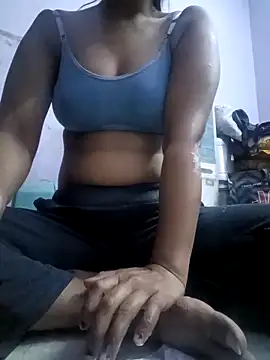 LovelyTrisha online show from March 15, 5:15 pm