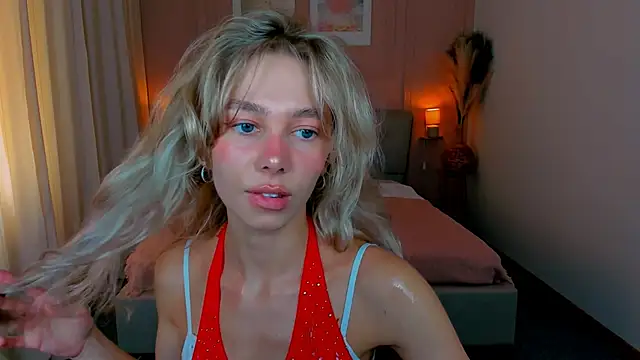 LuluAlis online show from June 6, 2:23 pm