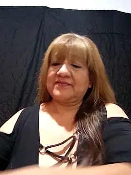 luanacurvy online show from April 29, 2:31 pm