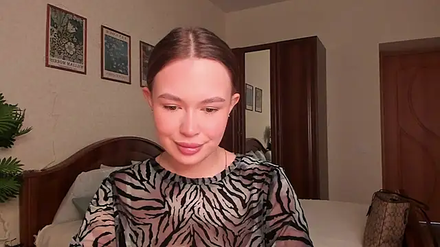 kittiangel00 online show from March 29, 4:33 am