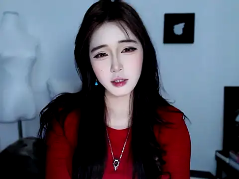 WQueen online show from March 28, 10:37 am