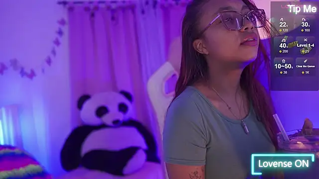 nahomy 2308 online show from April 11, 11:25 am