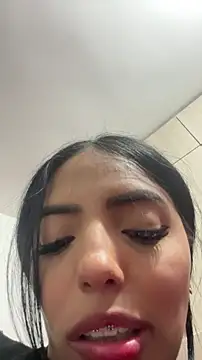 sylphiee  online show from April 4, 12:53 am