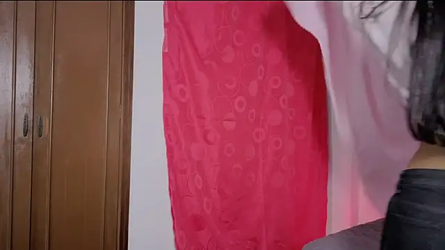 PaulaCutexs online show from May 12, 3:48 am